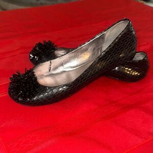 Kenneth Cole Reaction Black Flats with Beaded Poms Size 6